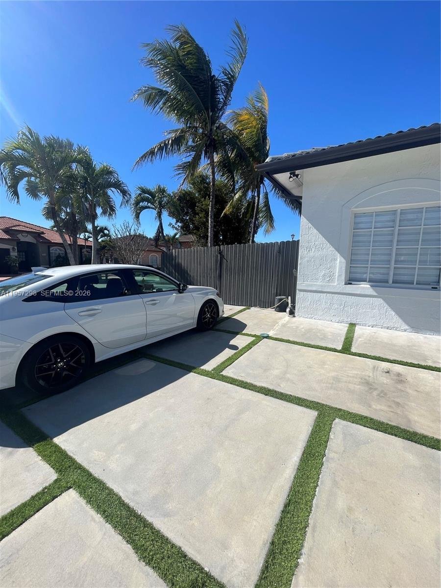 House in Miami, Florida, United States 5 - 17205879