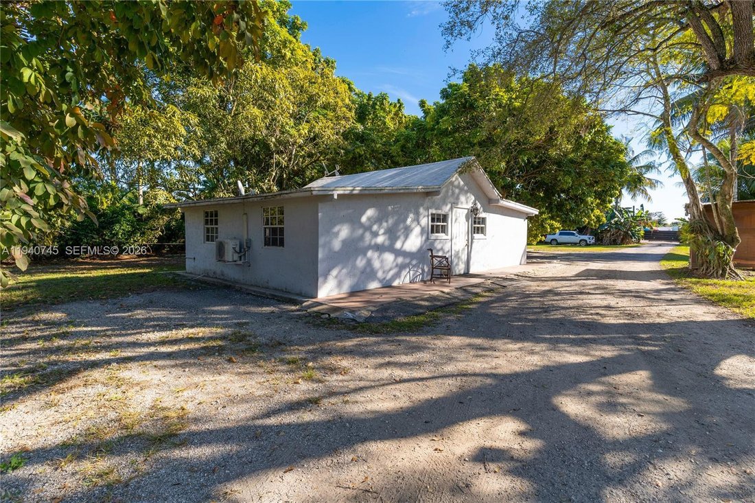 House in Miami, Florida, United States 2 - 17202954