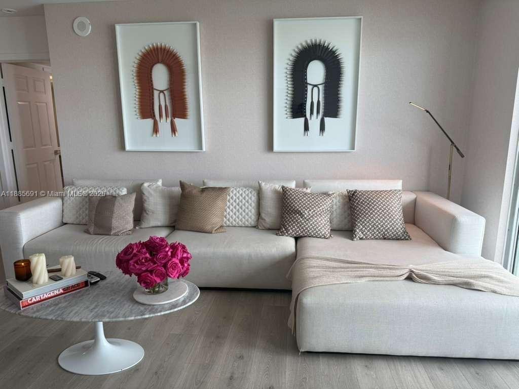 Condo in Miami, Florida, United States 5 - 17203693