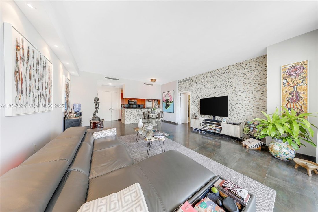 Condo in Miami, Florida, United States 4 - 17203070