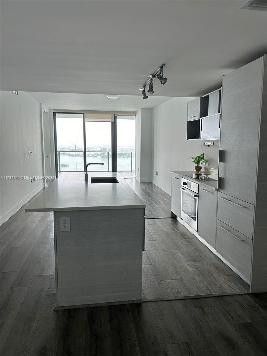 Condo in Miami, Florida, United States 3 - 17204387