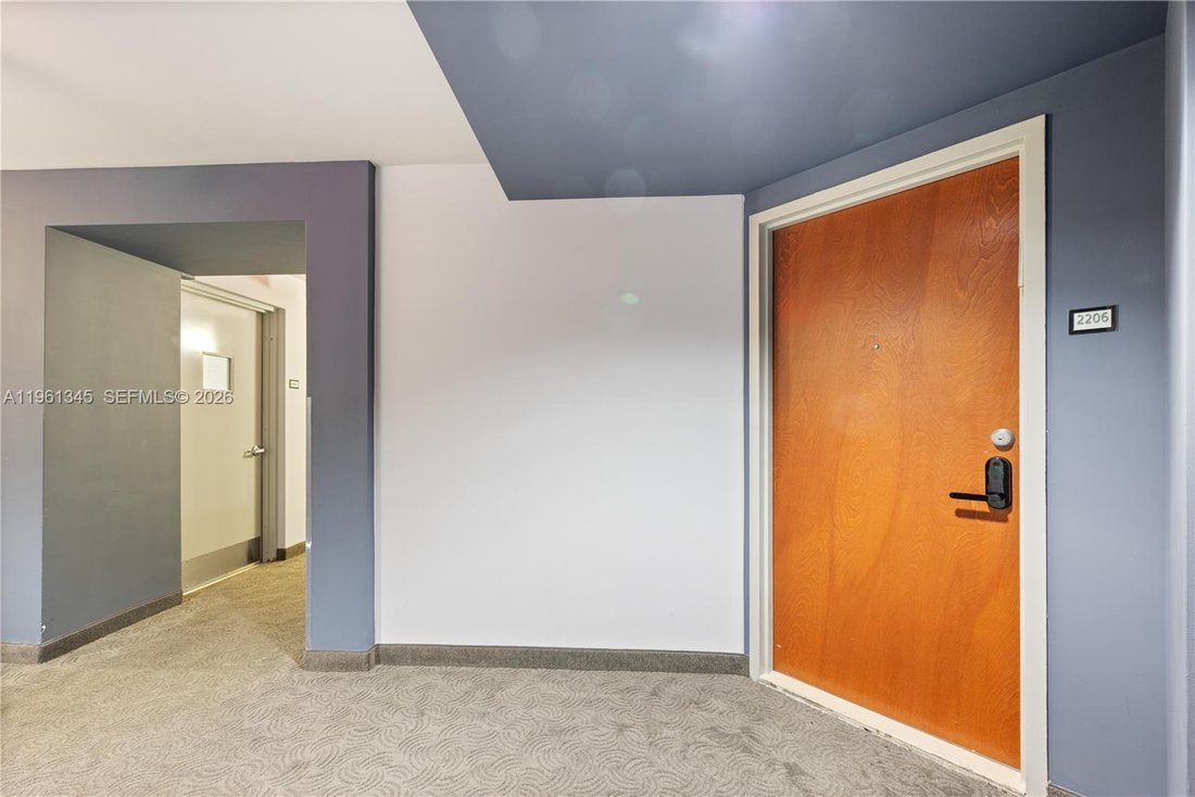 Condo in Miami Beach, Florida, United States 5 - 17203227