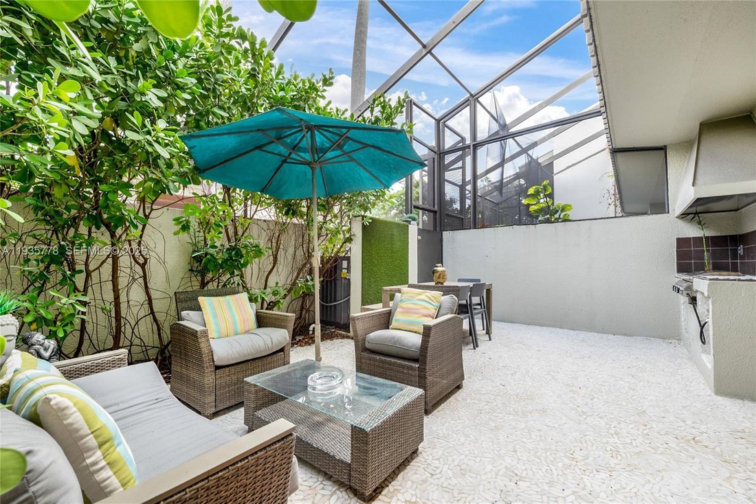 Townhouse in Miami, Florida, United States 5 - 17202825
