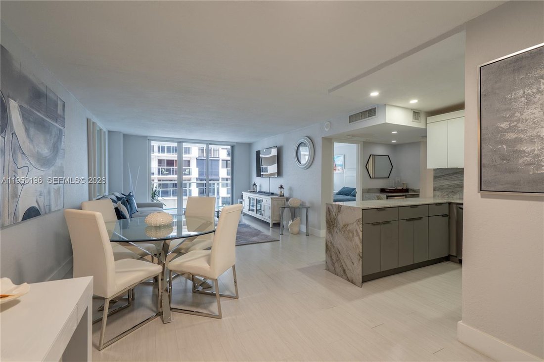 Condo in Miami Beach, Florida, United States 1 - 17202303