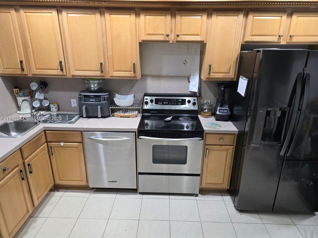 House in Hollywood, Florida, United States 5 - 17205327