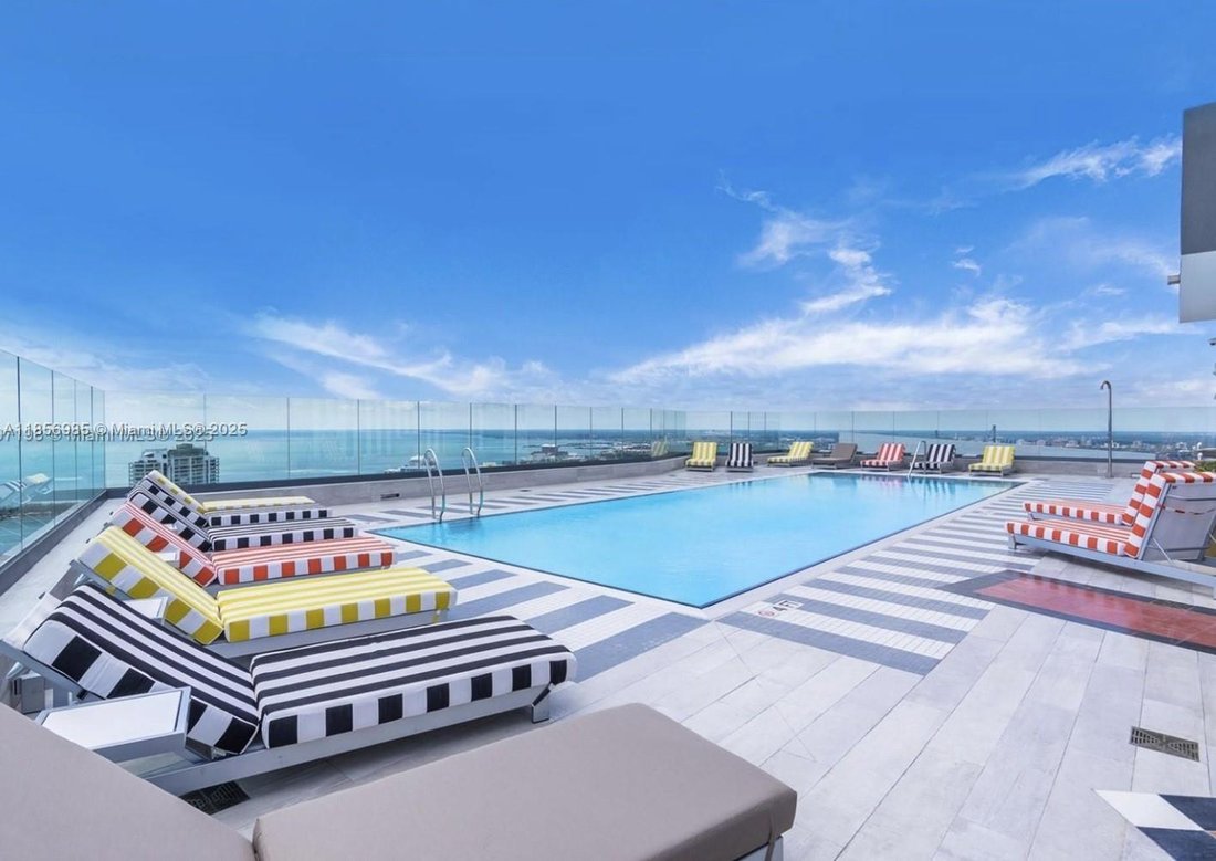 Condo in Miami, Florida, United States 1 - 17203359