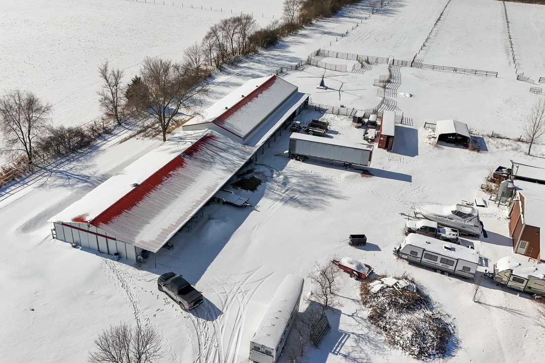 House in Beecher, Illinois, United States 2 - 17204886