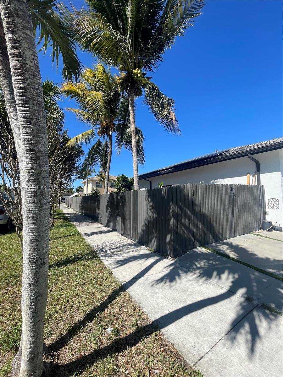 House in Miami, Florida, United States 4 - 17205879