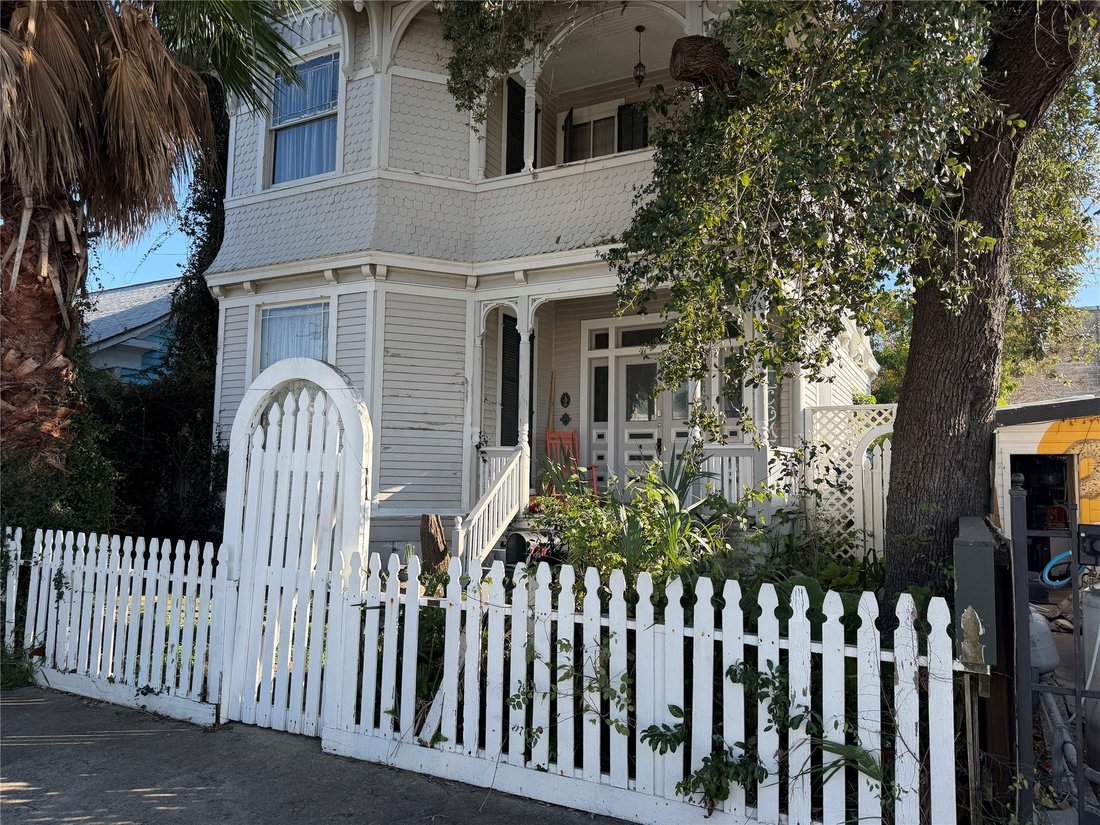 House in Galveston, Texas, United States 3 - 17209438
