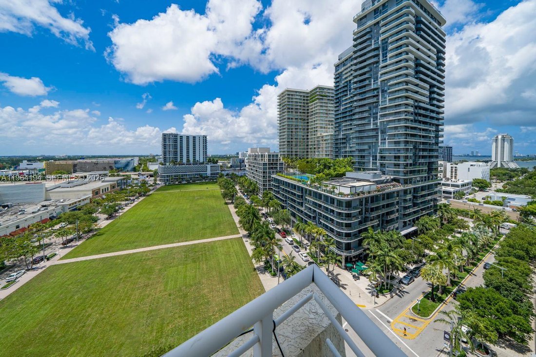 Condo in Miami, Florida, United States 1 - 17203275