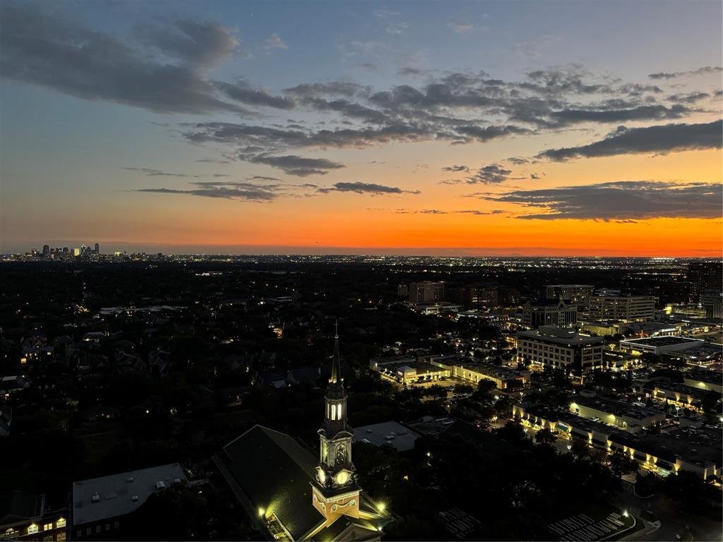Condo in Dallas, Texas, United States 3 - 17216385