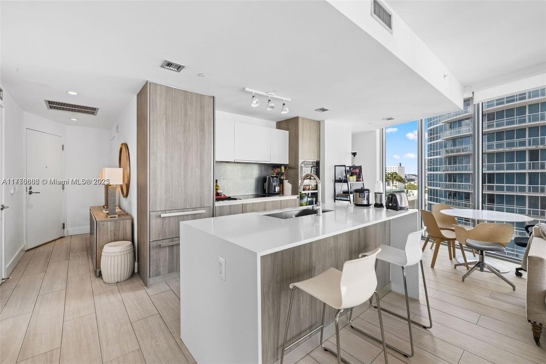 Condo in Miami, Florida, United States 4 - 17203304