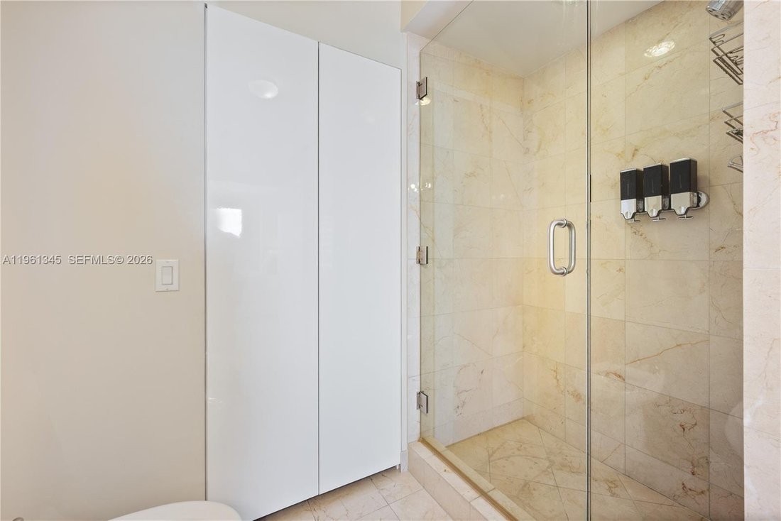 Condo in Miami Beach, Florida, United States 4 - 17203227
