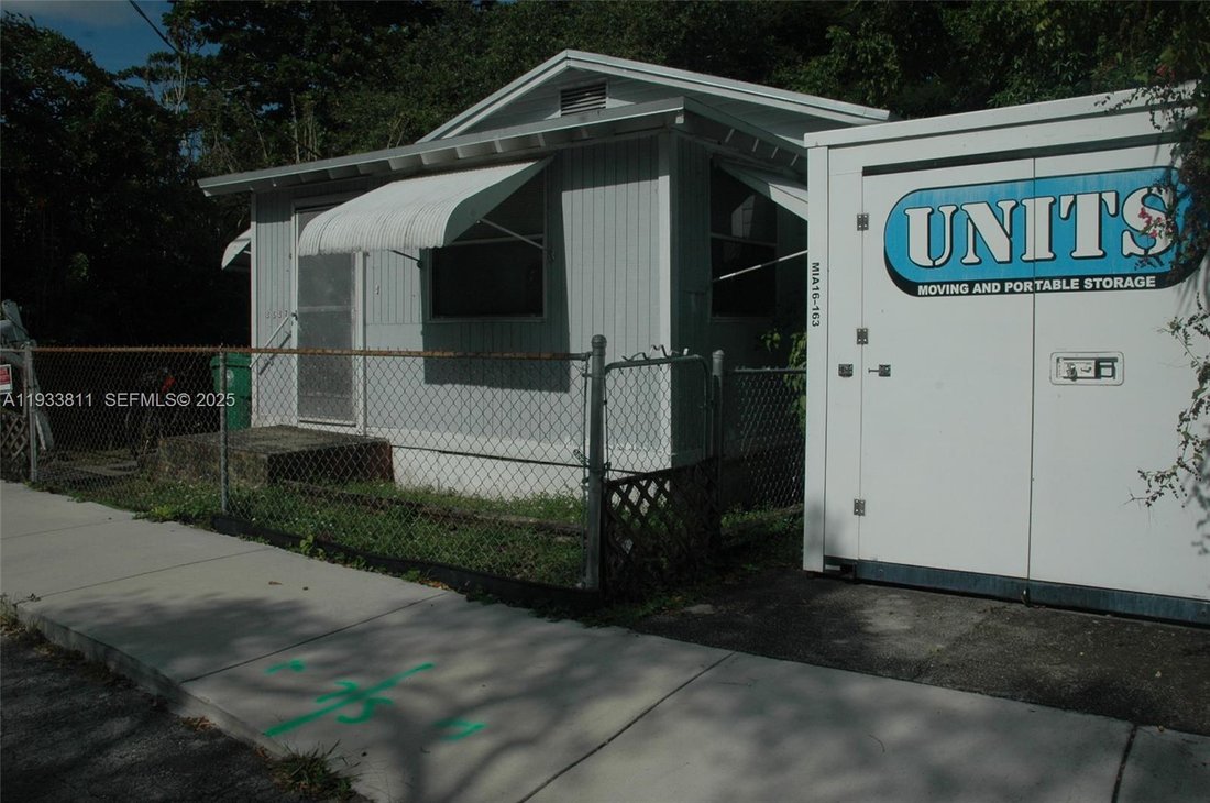 House in Miami, Florida, United States 2 - 17203000