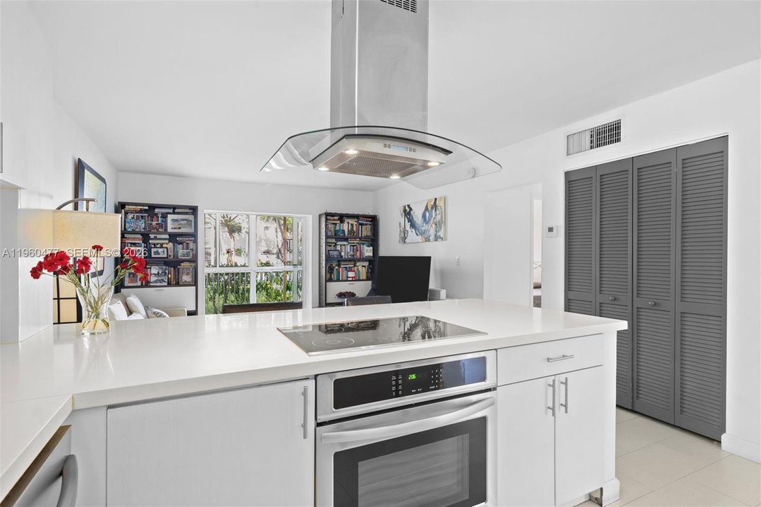 Condo in Key Biscayne, Florida, United States 4 - 17203072
