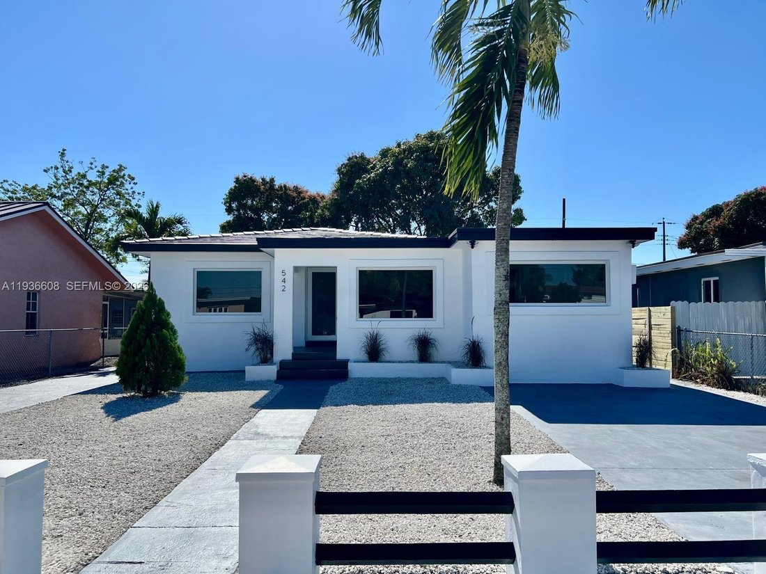 House in Hialeah, Florida, United States 1 - 17202905