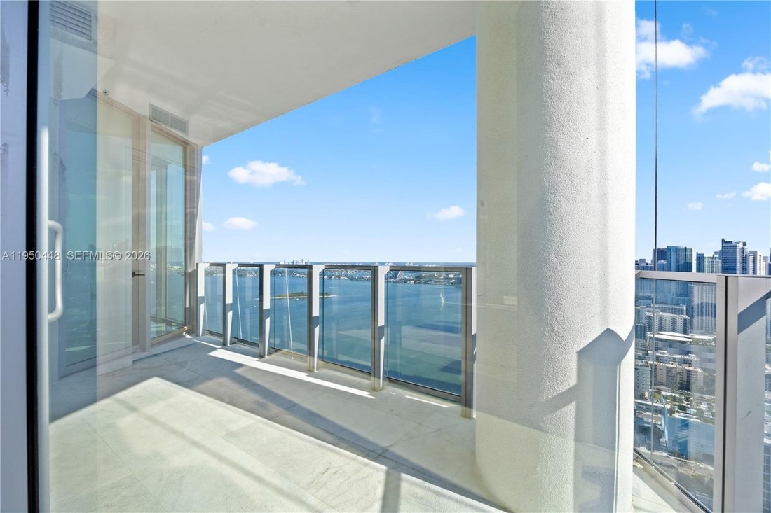 Condo in Miami, Florida, United States 3 - 17205302