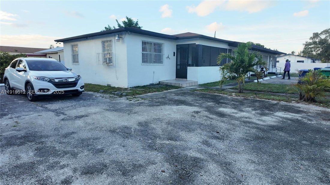 Miami, Florida, United States 2 - 17203258