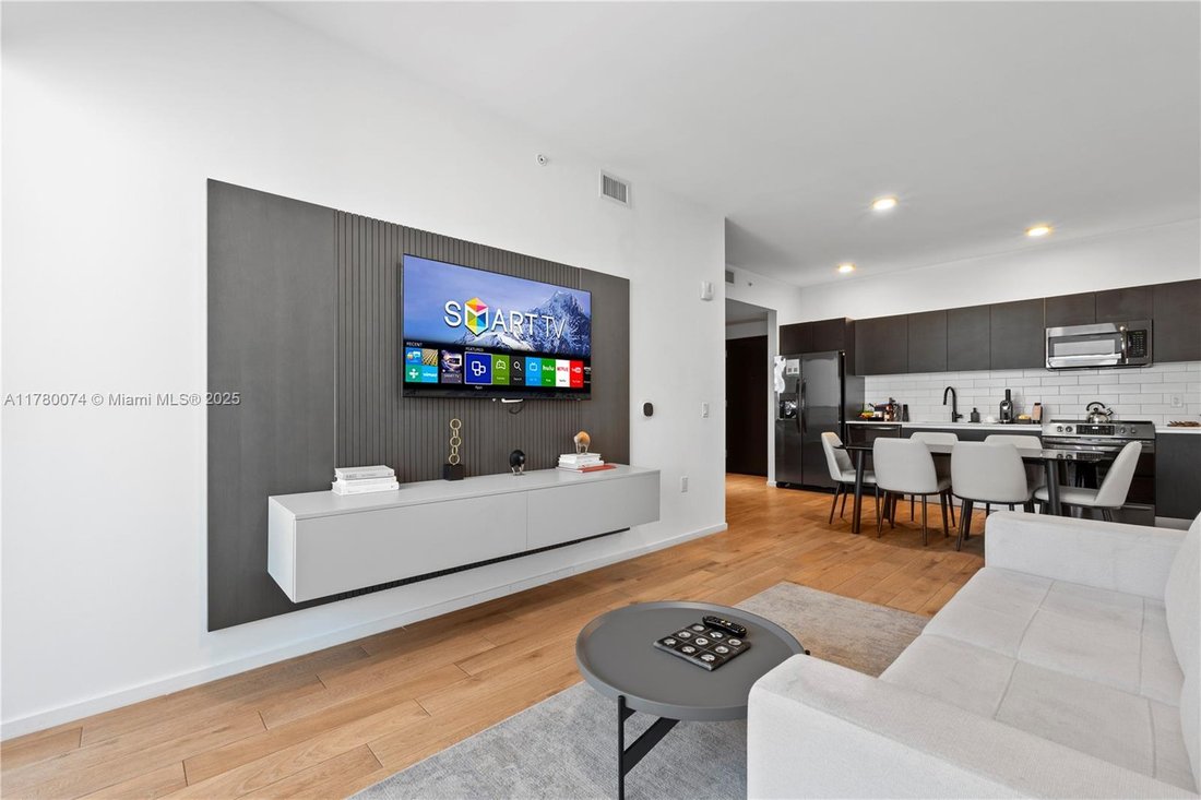Condo in Miami, Florida, United States 4 - 17205277