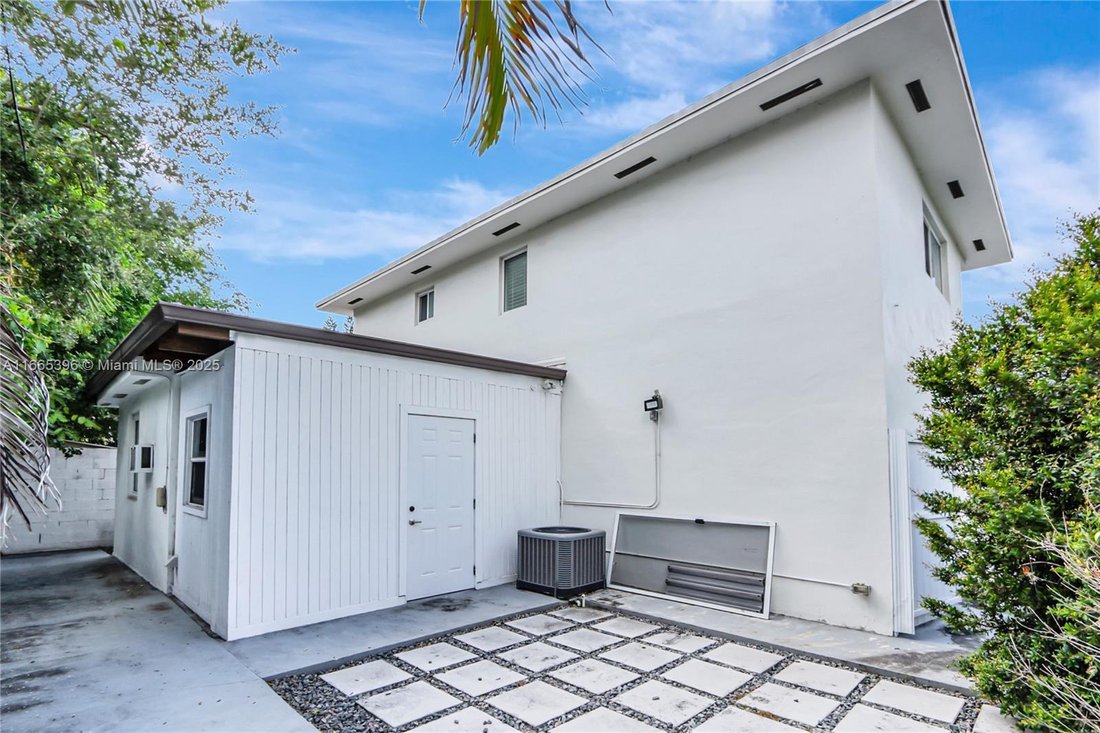 House in Miami, Florida, United States 4 - 17202152