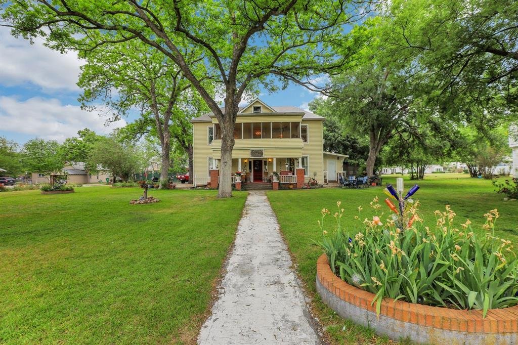 House in San Saba, Texas, United States 1 - 17216381