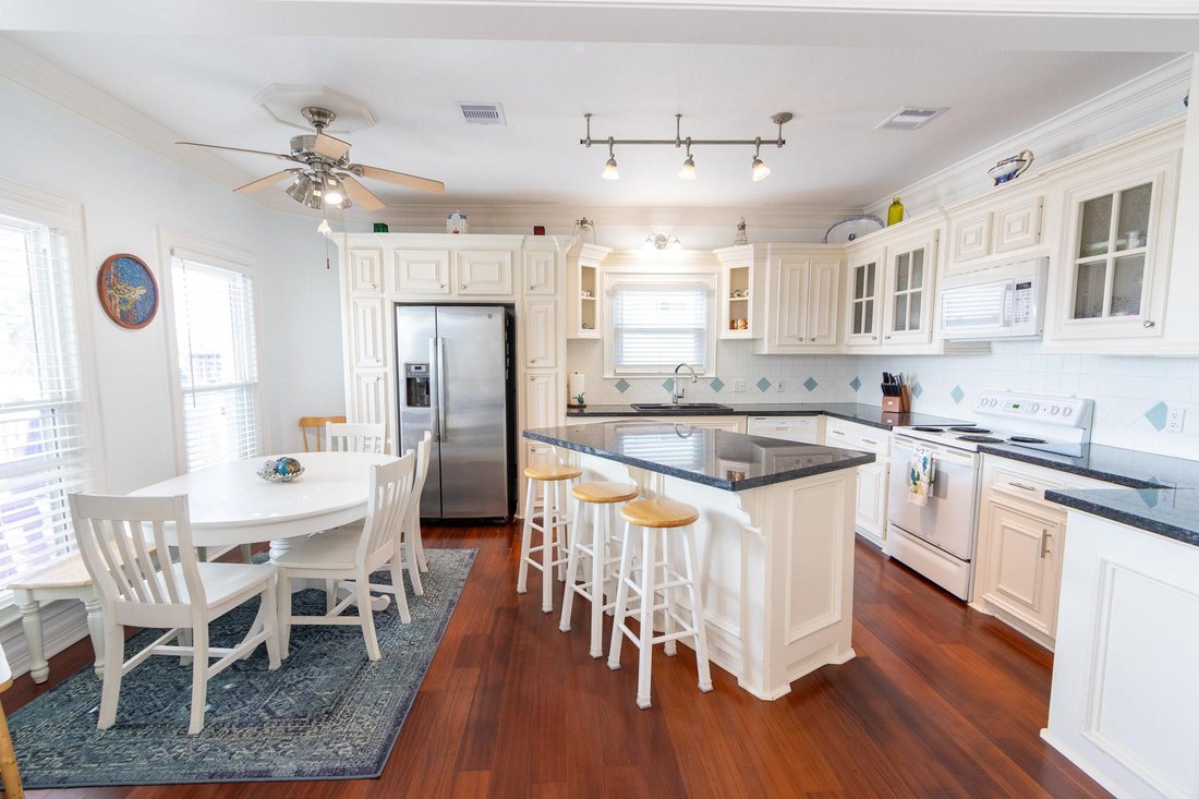 House in Galveston, Texas, United States 5 - 17208853