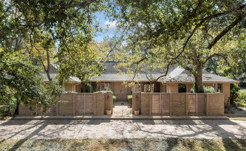 House in Crockett, Texas, United States 1