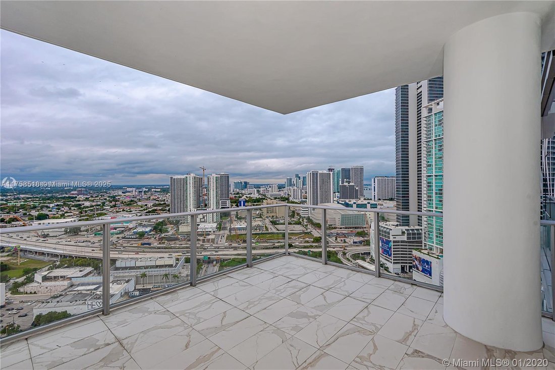 Condo in Miami, Florida, United States 1 - 17205458