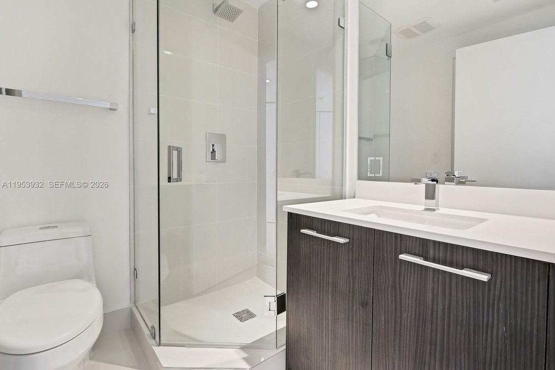 Condo in Miami, Florida, United States 4 - 17205247