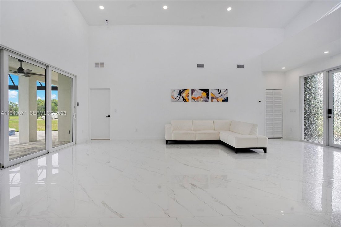 House in Cape Coral, Florida, United States 5 - 17205707