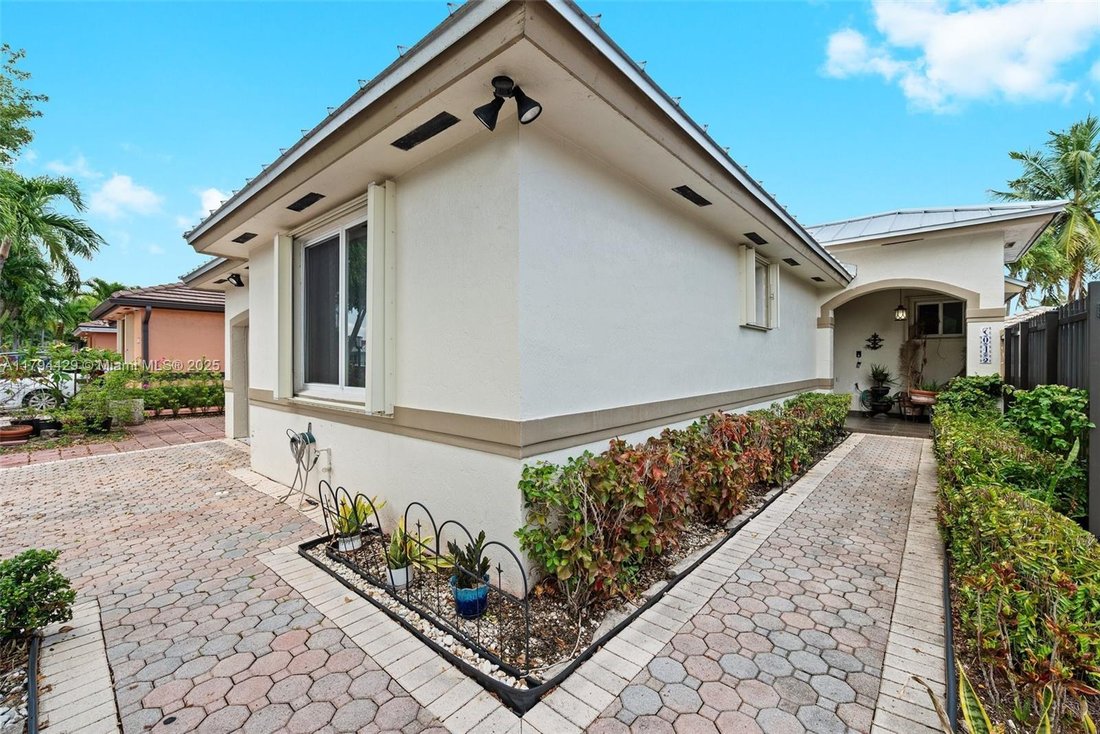 House in Miami, Florida, United States 2 - 17202072