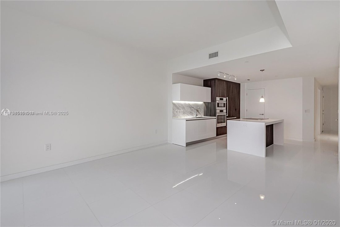 Condo in Miami, Florida, United States 5 - 17205458