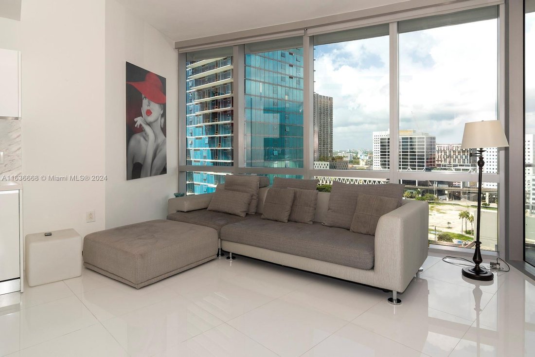 Condo in Miami, Florida, United States 4 - 17205386