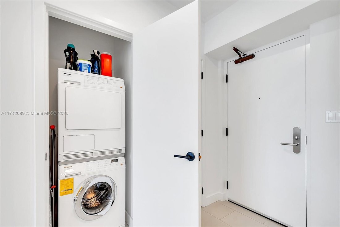 Condo in Miami Beach, Florida, United States 4 - 17202030