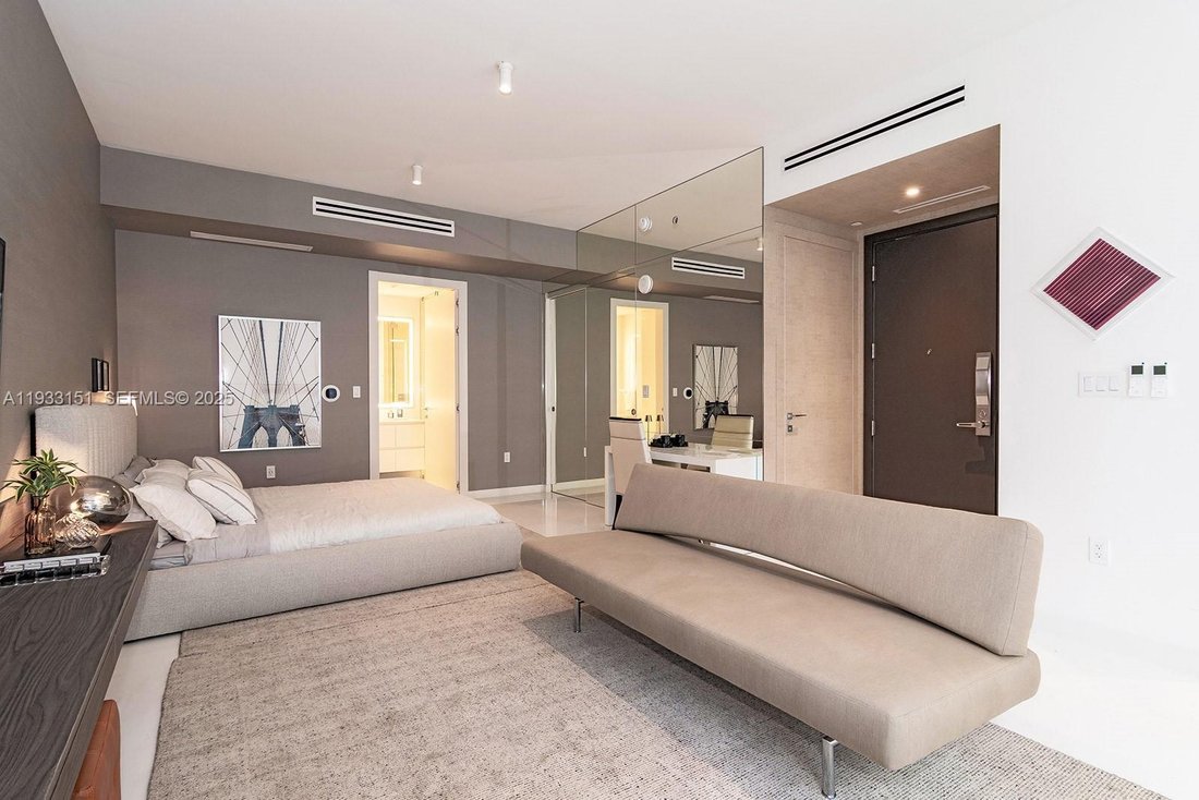 Condo in Miami, Florida, United States 4 - 17205316