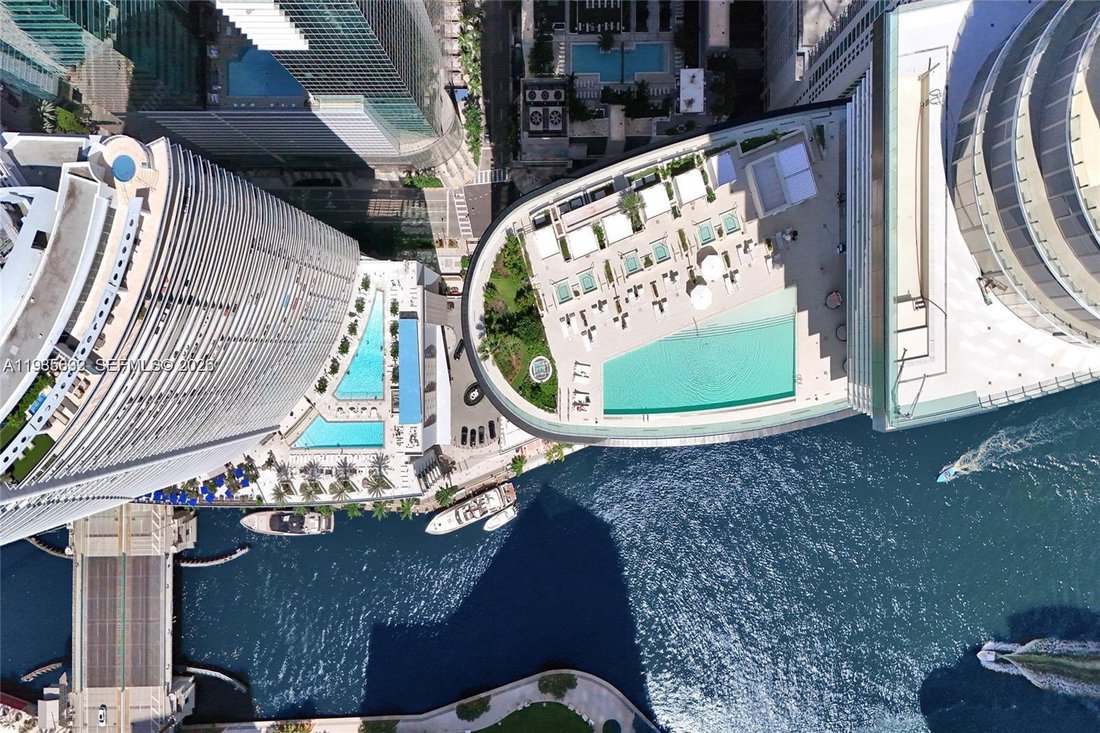 Condo in Miami, Florida, United States 5 - 17207882