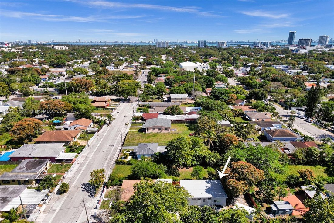 Miami, Florida, United States 5 - 17205385