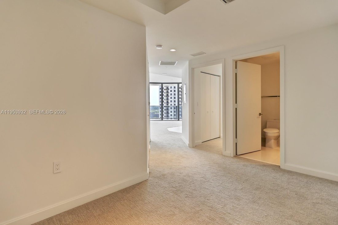 Condo in Miami, Florida, United States 3 - 17205247