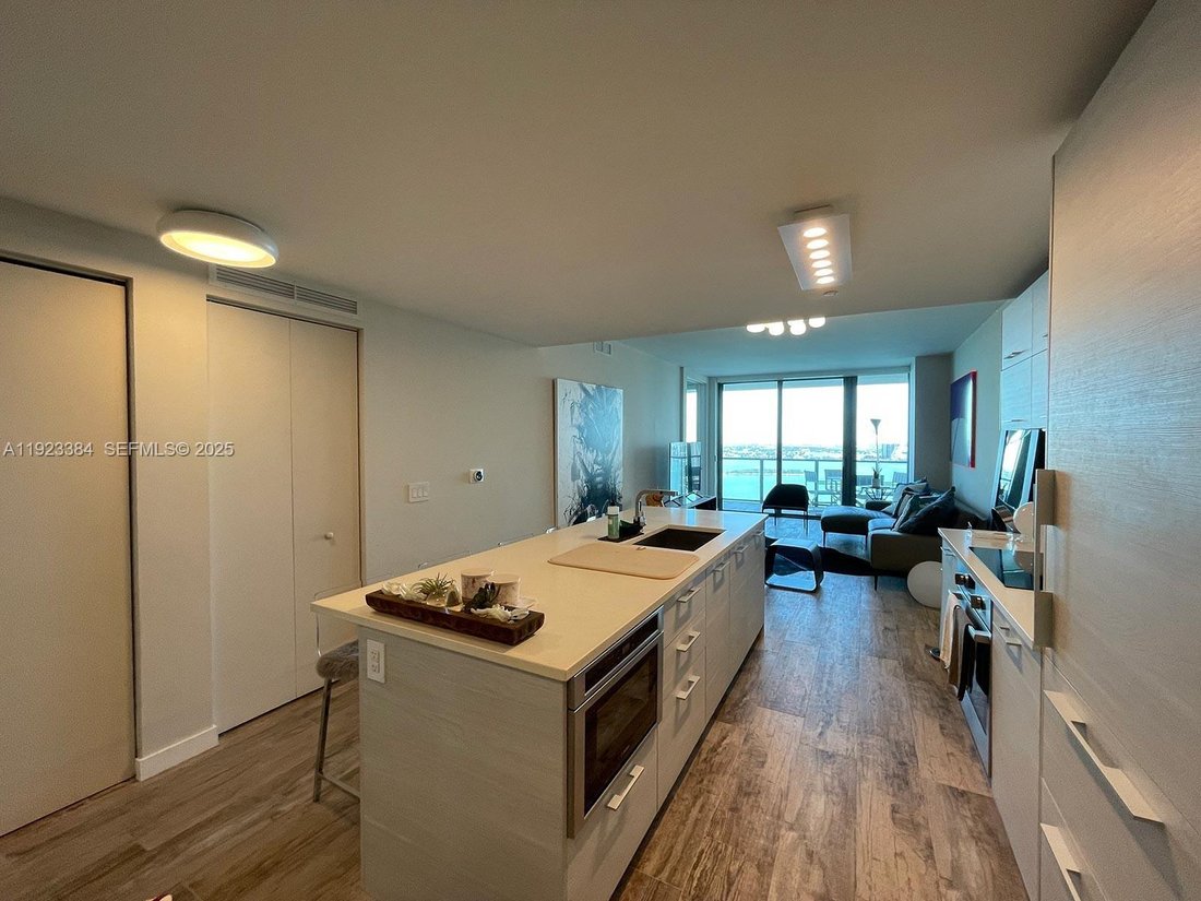 Condo in Miami, Florida, United States 5 - 17205560
