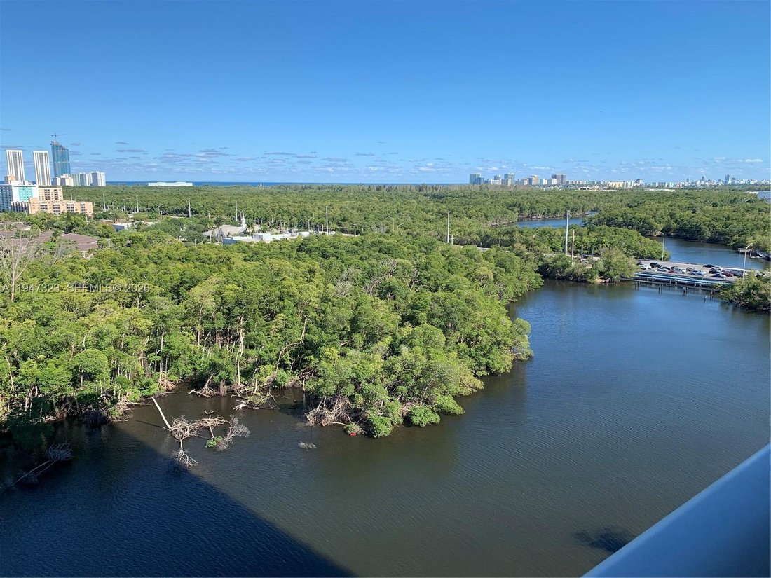Condo in North Miami Beach, Florida, United States 5 - 17202219