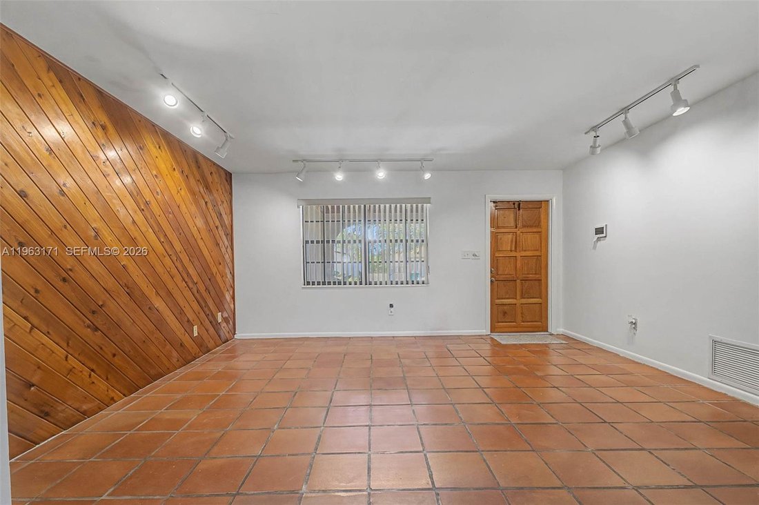 House in Miami, Florida, United States 5 - 17204783