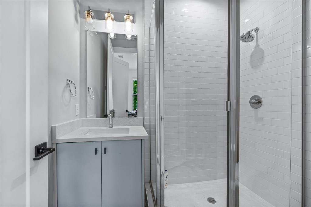 Condo in Dallas, Texas, United States 4 - 17212239