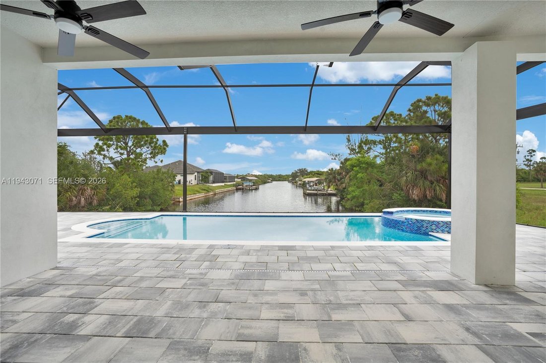 House in Cape Coral, Florida, United States 2 - 17205707
