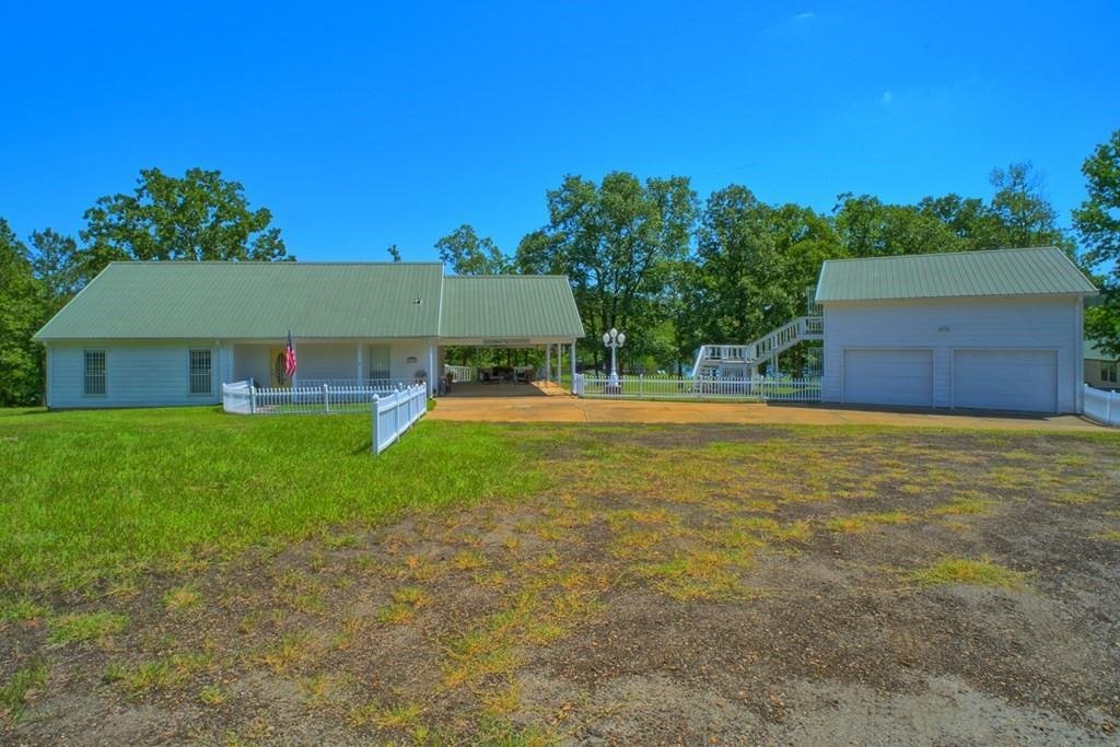 House in Burkeville, Texas, United States 3 - 17209282