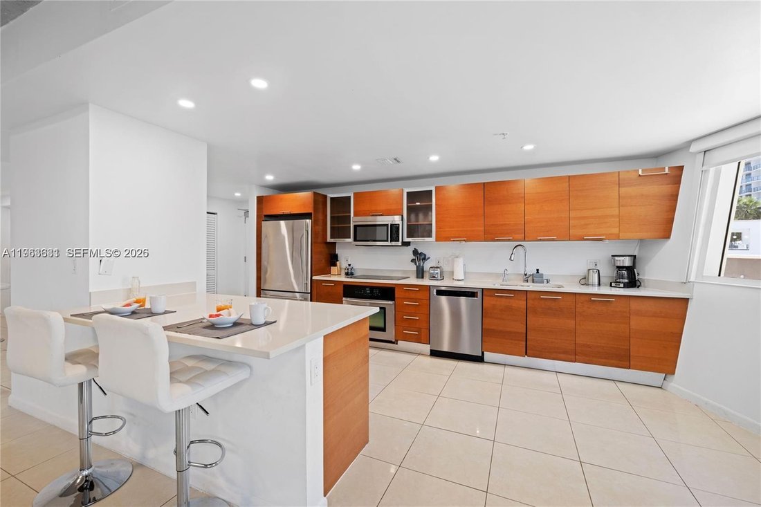 Condo in Miami, Florida, United States 4 - 17203066
