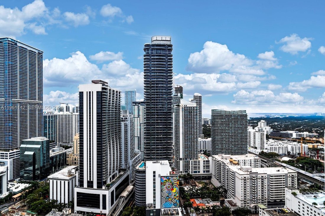 Condo in Miami, Florida, United States 3 - 17205600