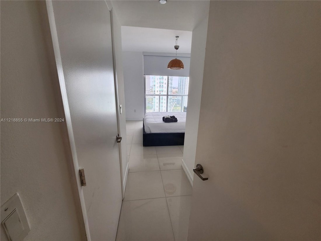 Condo in Miami, Florida, United States 4 - 17209887
