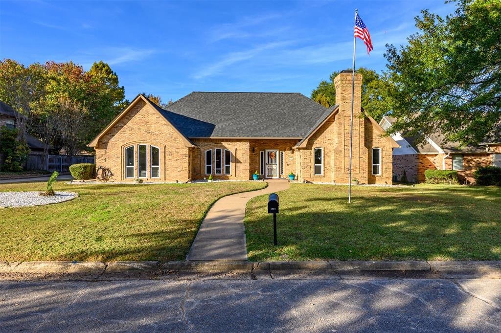 House in Paris, Texas, United States 1 - 17215384