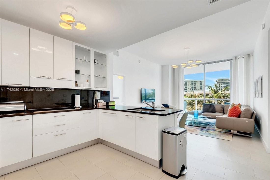 Condo in Miami Beach, Florida, United States 1 - 17202030