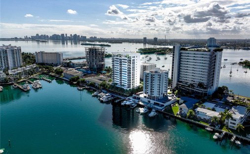Condo in Miami Beach, Florida, United States 1